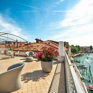 Venetian Palace R&r Apartament